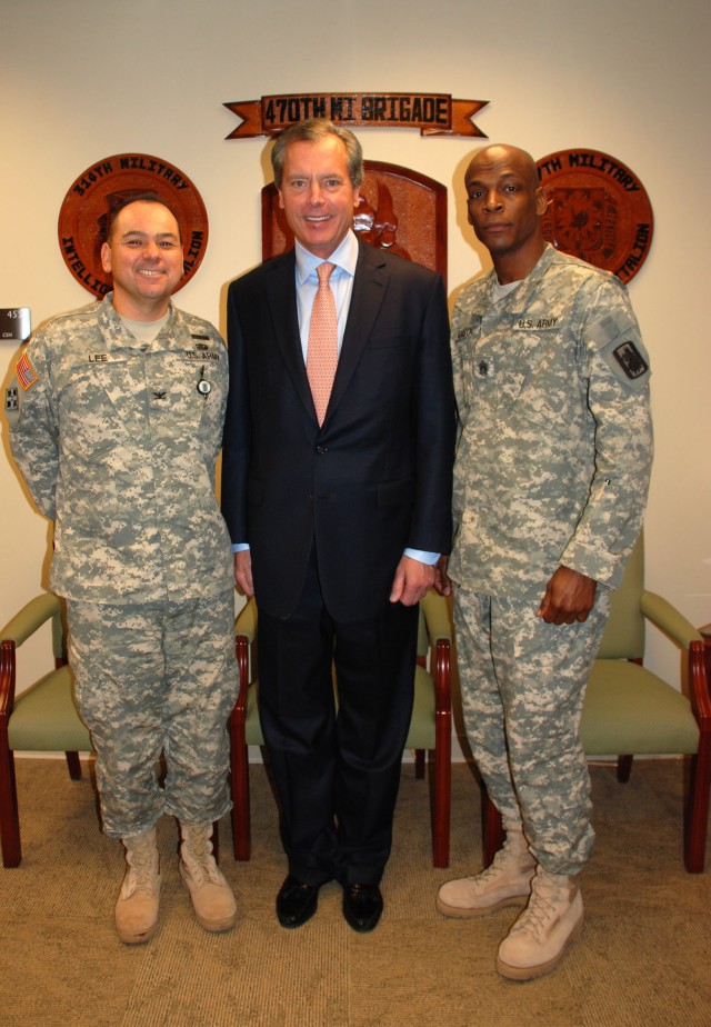 Texas lieutenant governor visits 470th MI Brigade and U.S. Army South