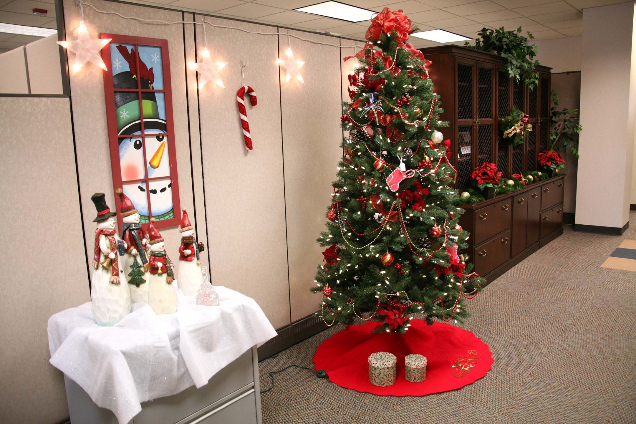 Holiday spirit is in the air | Article | The United States Army