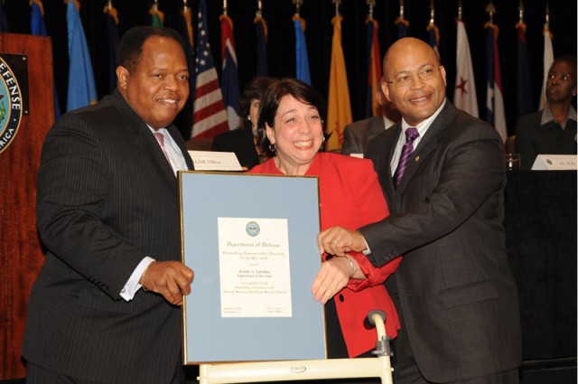 FORSCOM Accountant receives Army-level award