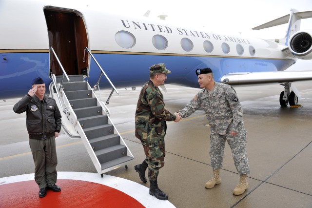 Mullen visits Fort Campbell