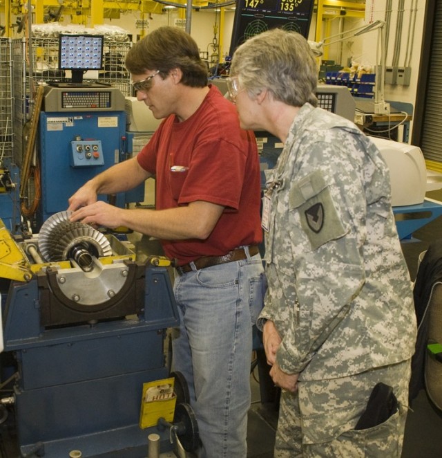 Workers meet TACOM CofS