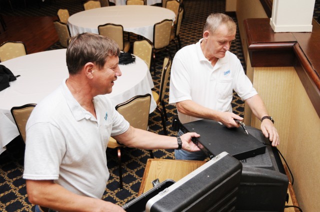 Unsung heroes -- former Soldiers give installation &#039;sound&#039; effort