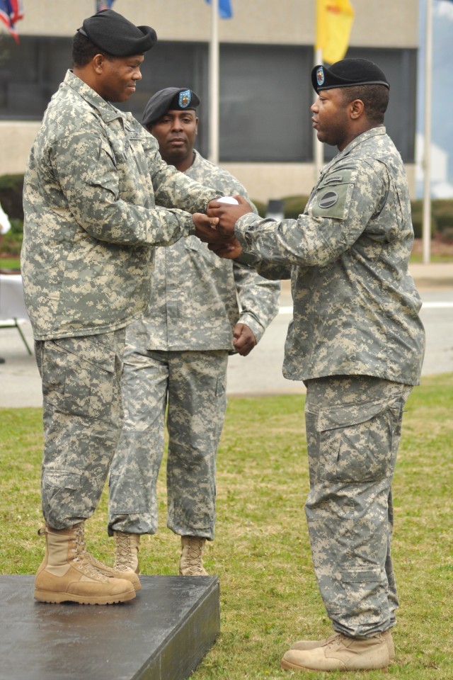 Army bids farewell to general after 36 years