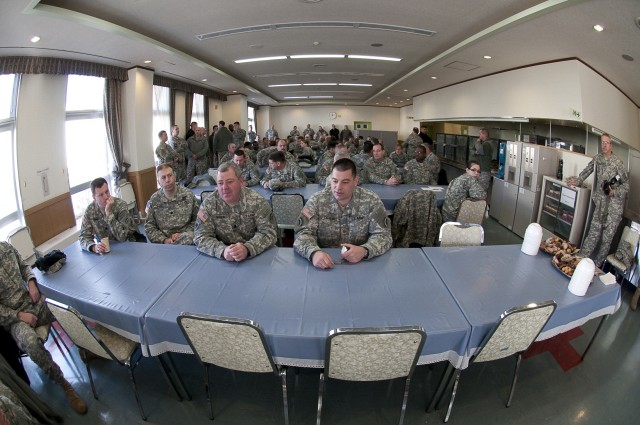 Troops Gather to Celebrate National Guard Birthday