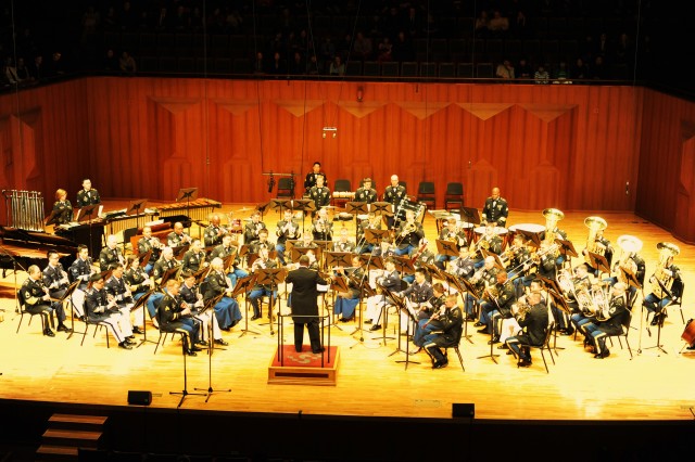 Eighth U.S. Army holds holiday concert in Seoul
