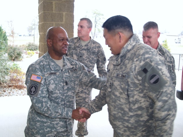 FORSCOM Deputy Commander visits 3d ESC, talks ARFORGEN