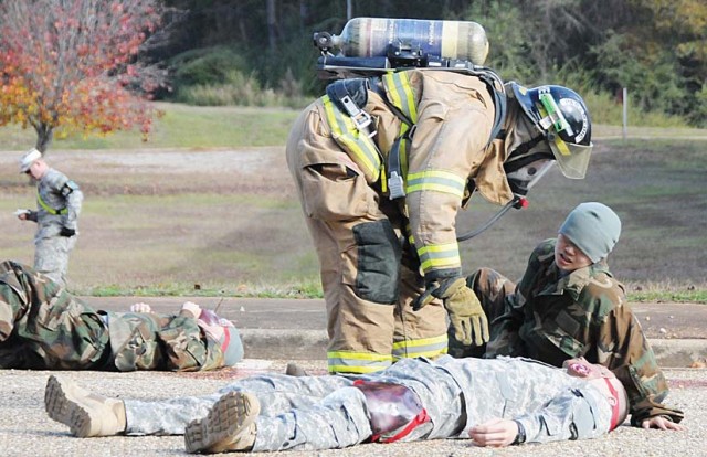 Fort Rucker Soldiers, civilians react to mock attack