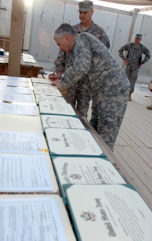Army Chief of Staff reups TF Wings Soldiers