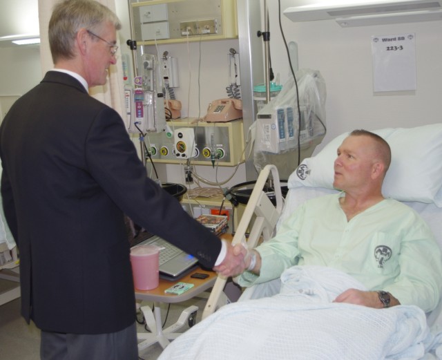 Army Secretary visits Landstuhl Regional Medical Center