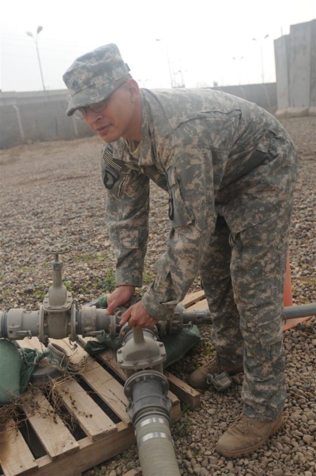 Quartermaster Soldiers provide potable water at Poliwoda