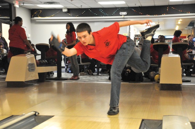 Fort Lee bowlers capture national award