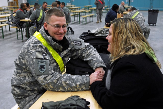 Last of 5-158th troops depart for Afghanistan