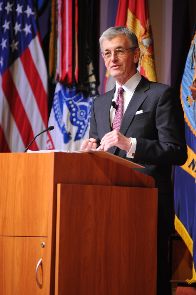 Army Secretary addresses senior NCOs