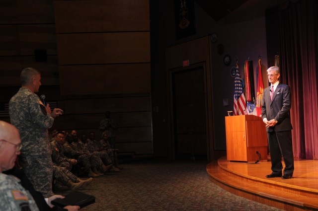 Army Secretary takes questions from senior NCOs