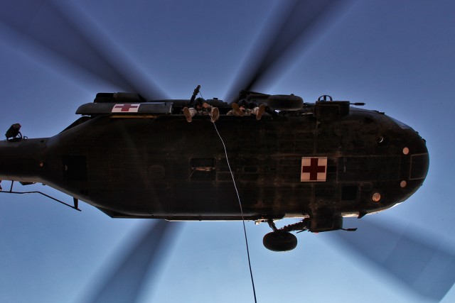 Air cavalry conducts hoist training in Iraq