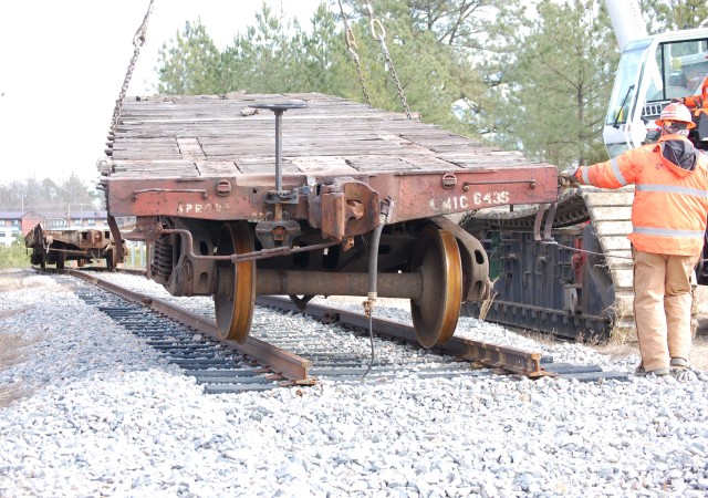 Rail cars arrive at Fort Lee