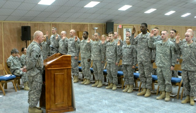 Army&#039;s newest leaders welcomed into elite corps of Soldiers