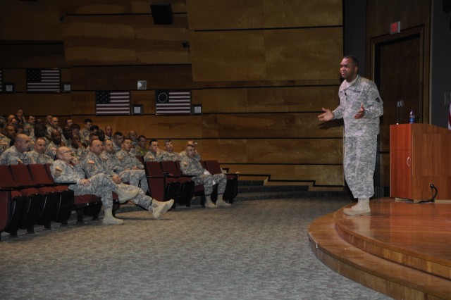 RDECOM's Top NCO Addresses Sergeants Major Academy | Article | The ...