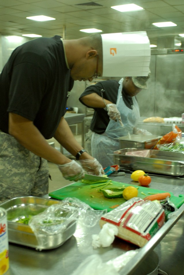 Soldiers, civilians cook off in Baghdad &#039;Iron Chef&#039; competition