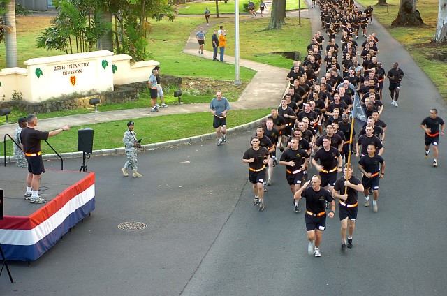 Division run brings &#039;Tropic Lightning&#039; together