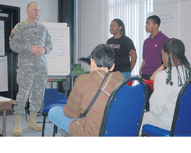 Teens brief command team on issues
