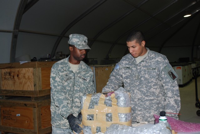 Quartermaster Soldiers keep property moving out of Iraq