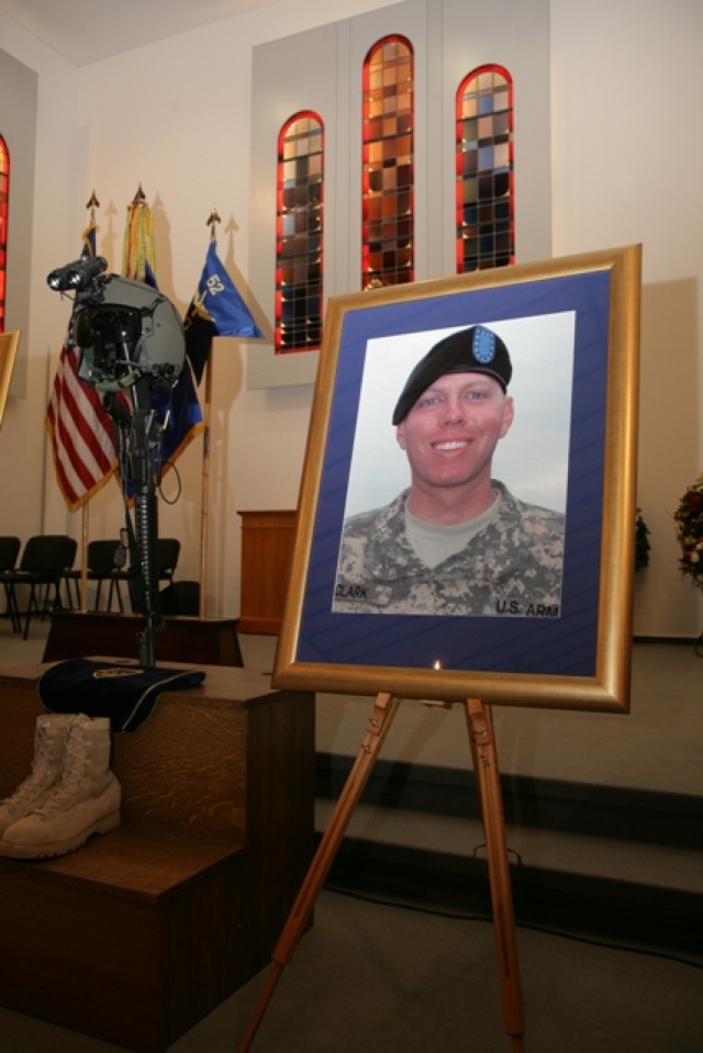 Lives of fallen 1-214th Aviation Regiment troops honored in memorial ceremony