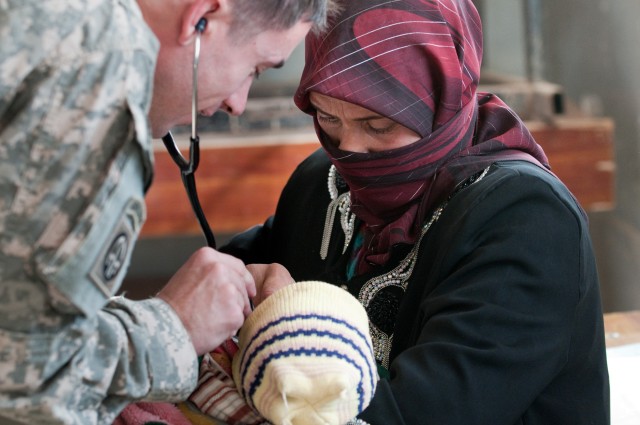 Iraqi mother&#039;s infant