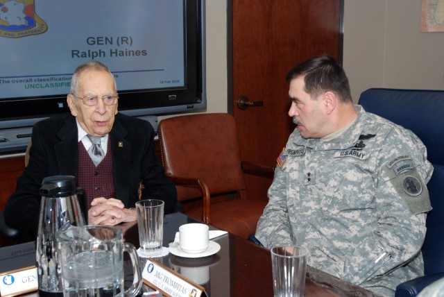 Army&#039;s oldest living four-star general visits Army South Headquarters