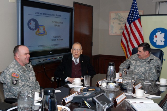 Army&#039;s oldest living four-star general visits Army South Headquarters