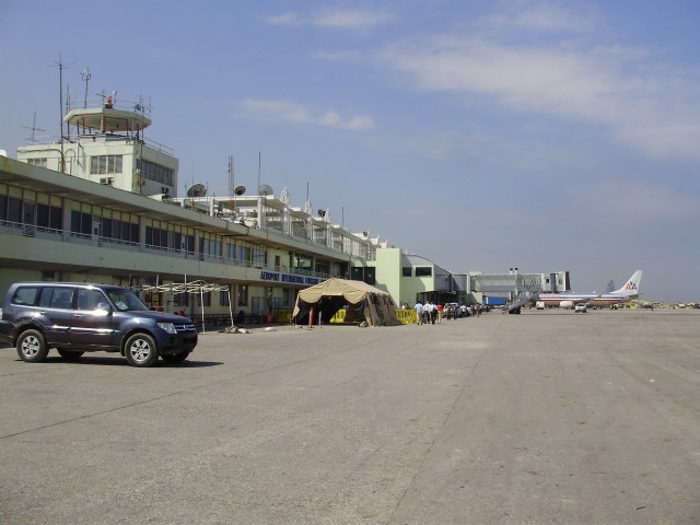 Progress at Toussaint L&#039;Ouverture Airport