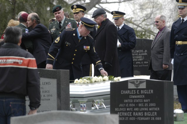 Highly decorated Soldier gets final honors at ANC