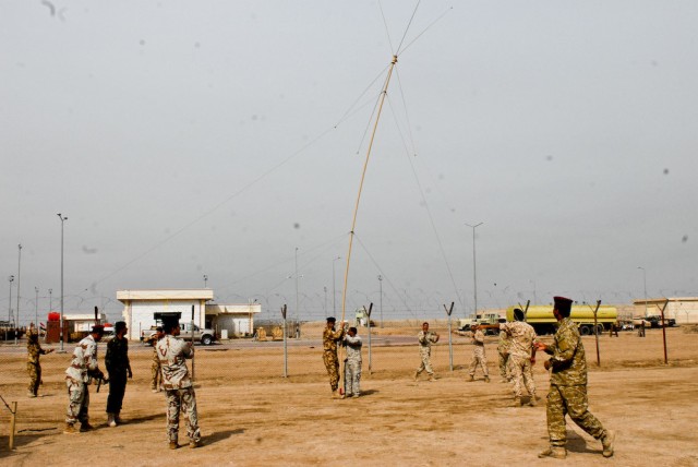 Signal Soldiers work with Iraqi counterparts