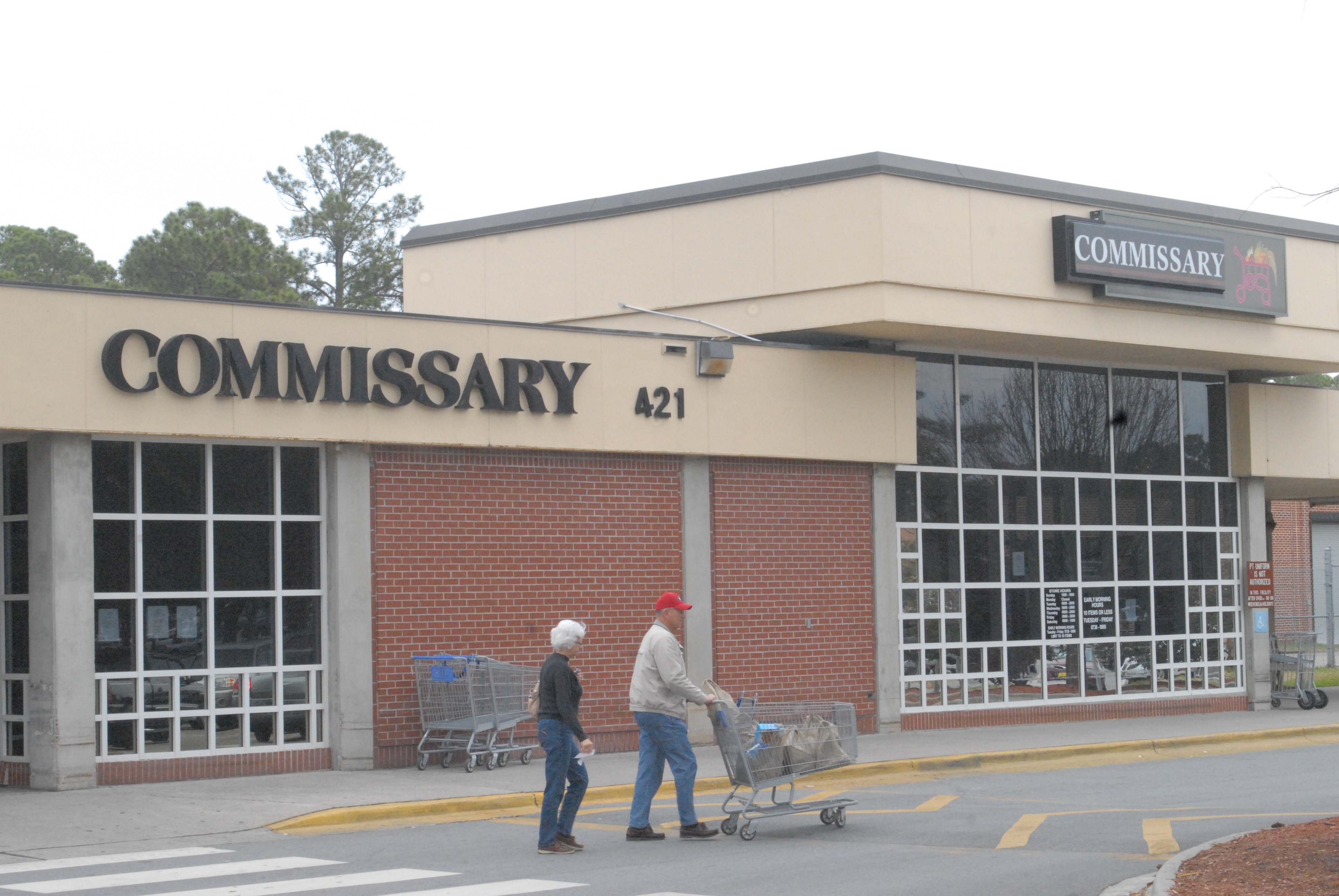 ARMY FAMILY COVENANT Fort Stewart Commissary honors Covenant with