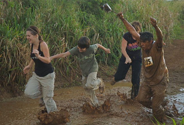 Hawaii&#039;s dirtiest race: Swamp Romp