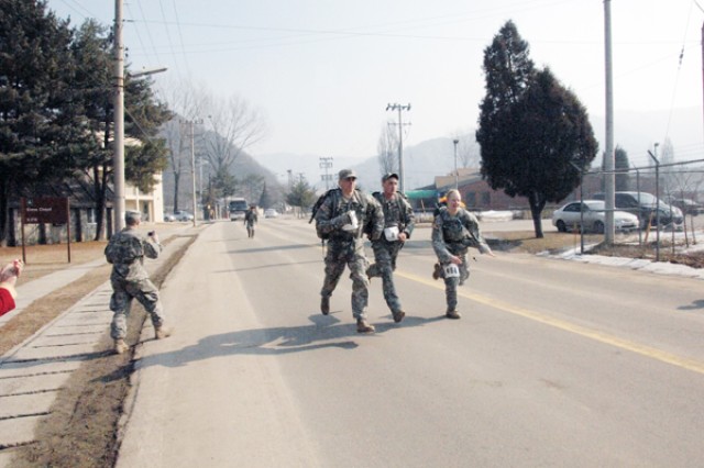 Soldiers compete in 10th 8th Army Bataan Qualifier