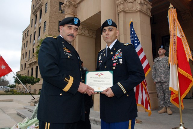 U.S. Army South Soldier Receives Bronze Star