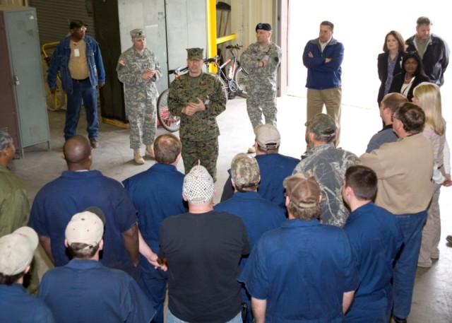 Defense Distribution Center commander tours DDAA