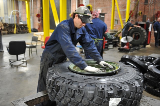 Turbine engine mechanics show versatility