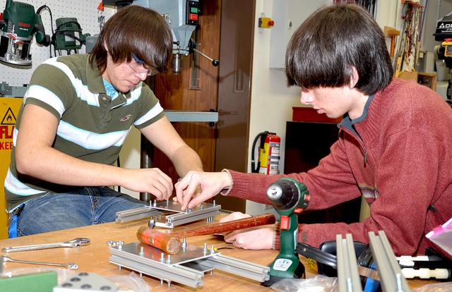 Wowing with Frau POW: High school robotics team gears up for international competition in Las Vegas