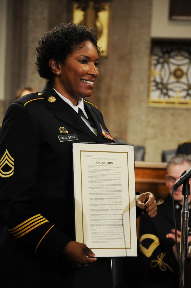 Senate resolution celebrates women in military