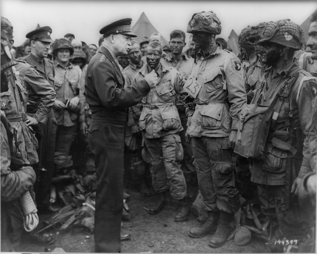 WWII paratrooper visits Fort Bragg