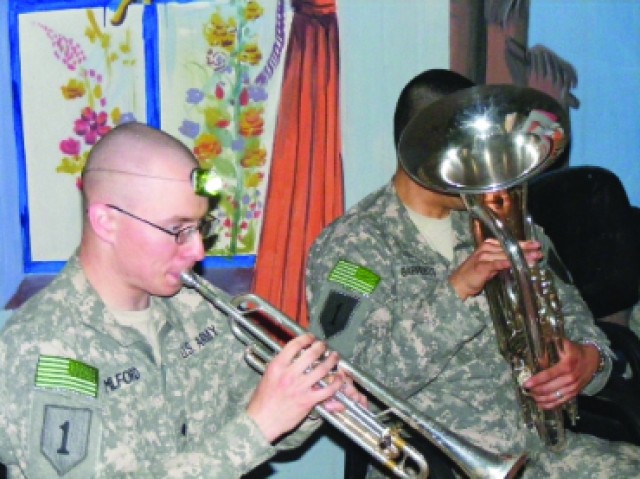 1 Inf Div band toots its horns in al-Kut