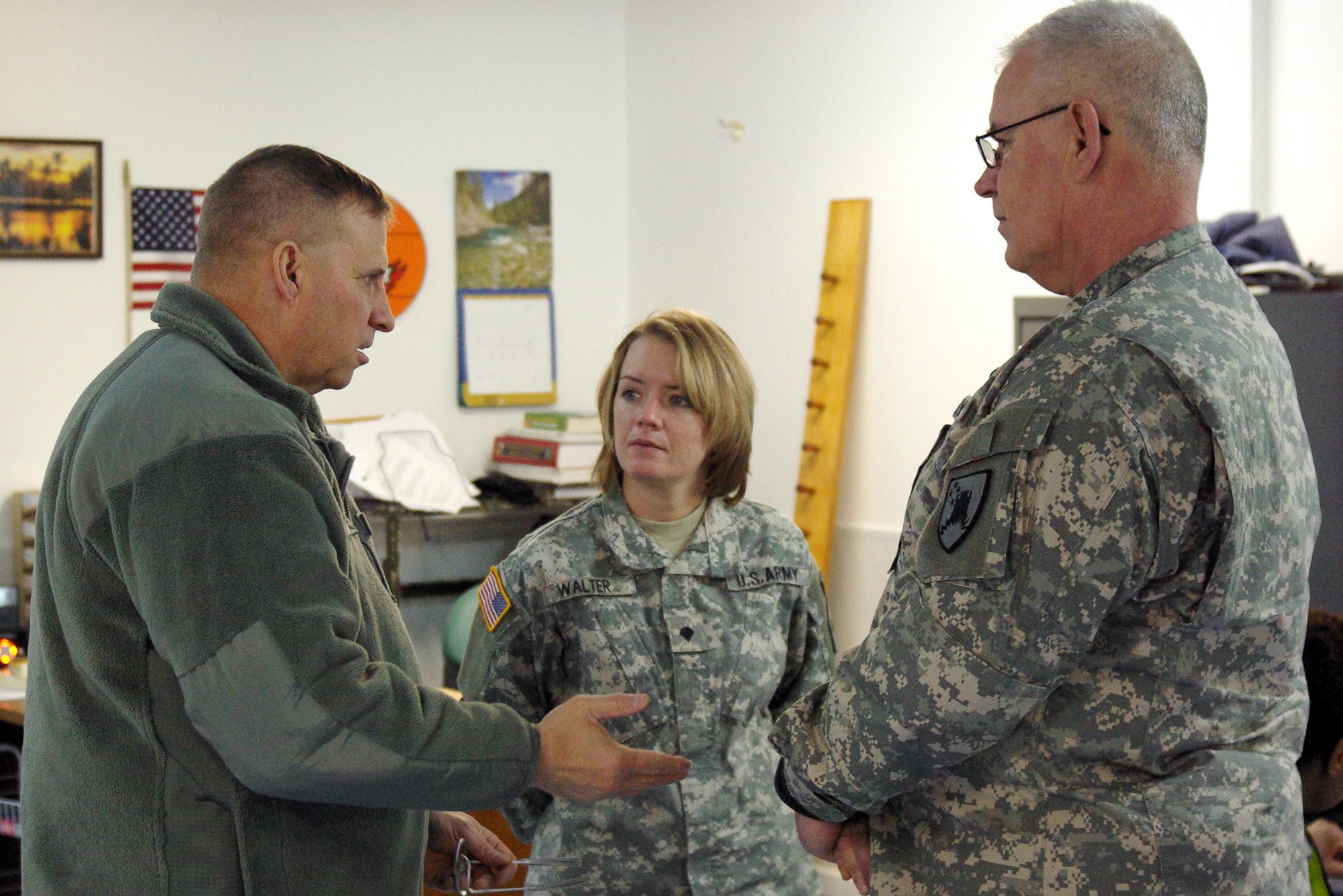 Top Army Reserve Soldiers visit troops at Camp Bondsteel | Article ...