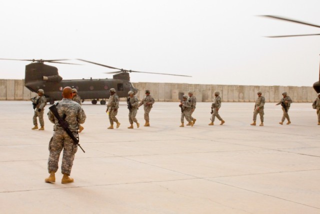 Cavalrymen run helo stables in southern Iraq