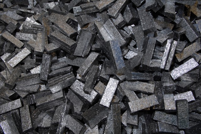 Recycling tool turns metal into money