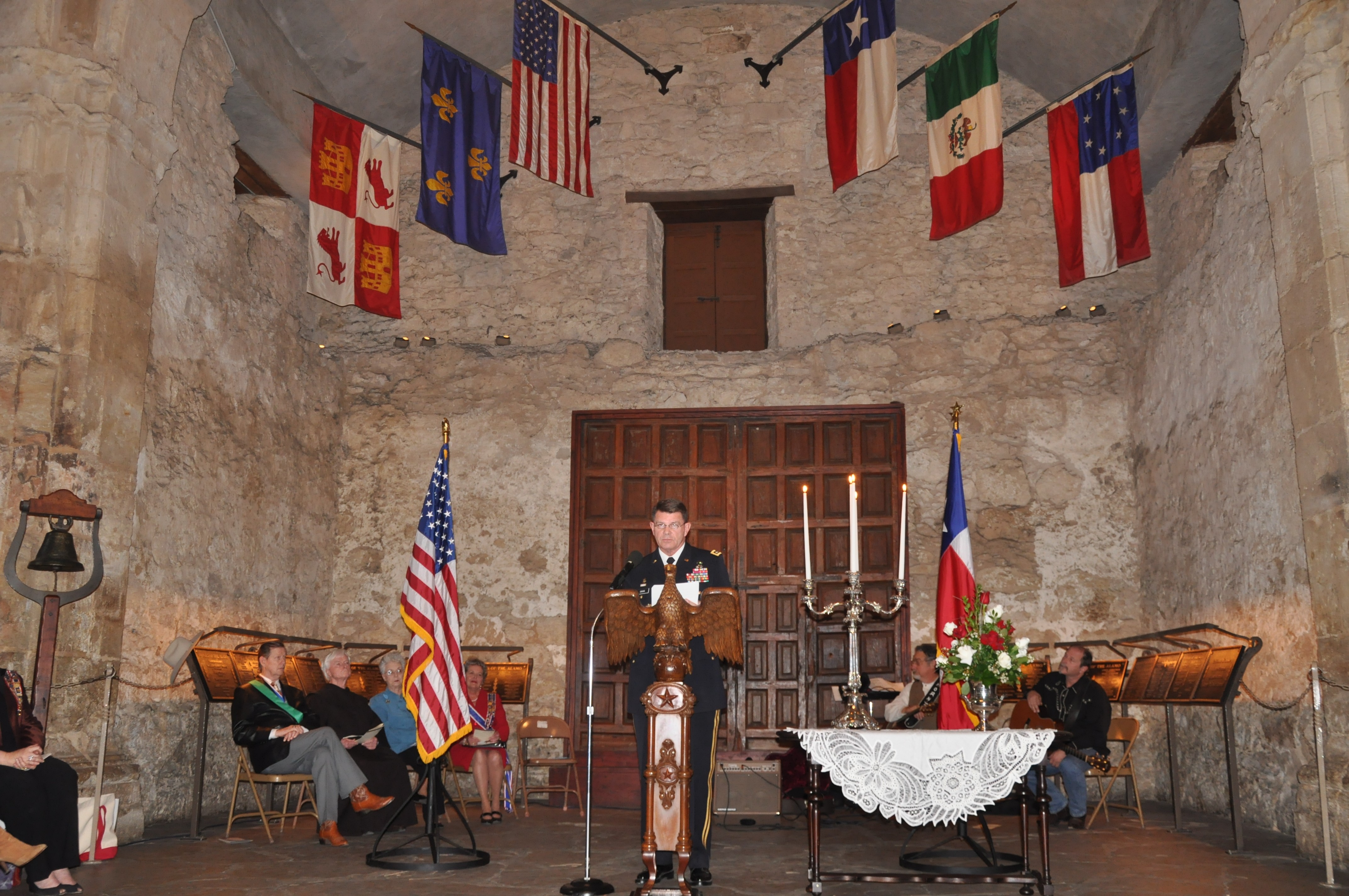 battle of the alamo flag