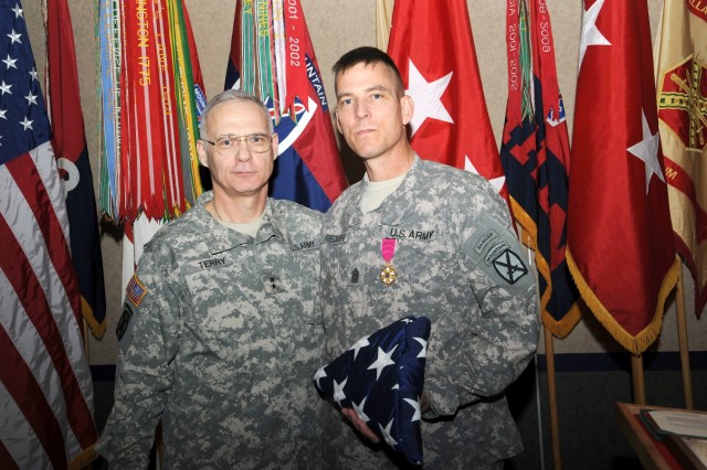 Fort Drum community honors retiring division command sergeant major