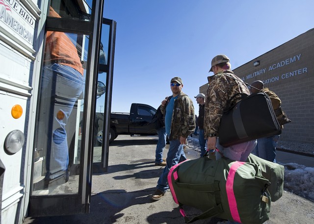 Civilians deploy to Iraq from Camp Atterbury