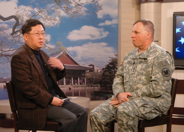 Army Reserve Chief visits Korea during KR/FE 2010